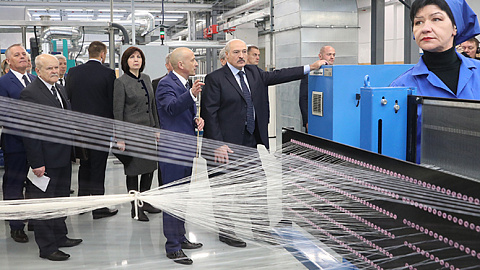 LUKASHENKO VISITS OJSC "KAMVOL" - RESIDENT OF THE FEZ "MINSK"