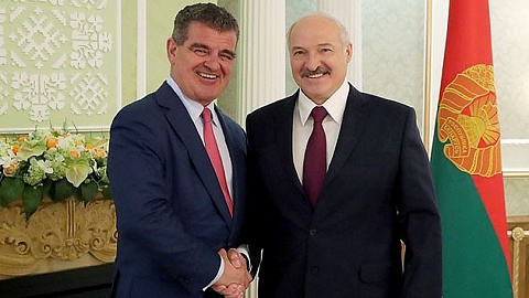 Лукашенко встретился с резидентом СЭЗ "Минск" и похвалил его за работу